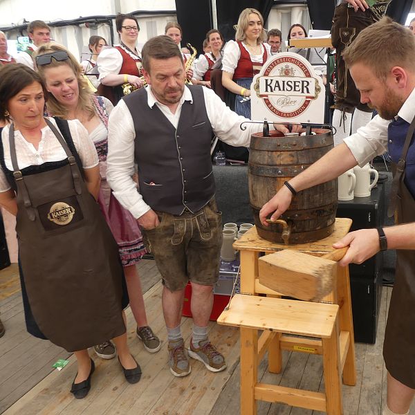 egastfest-bieranstich-1