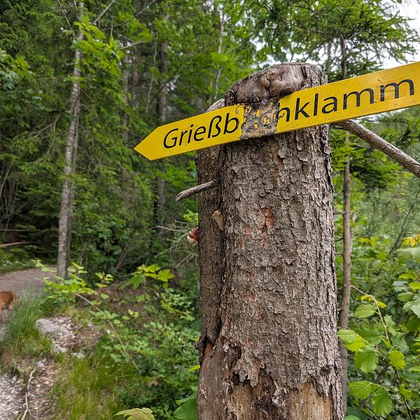 kaiserwinkl-magazin-griessbachrunde-schild