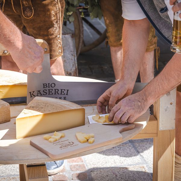 kaiserwinkl-urlaub-veranstaltung-sommer-kasfest-koessen-18