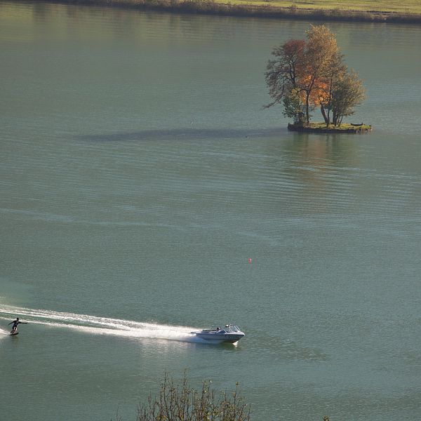kaiserwinkl-walchsee-wasserski-tirol-boot-1