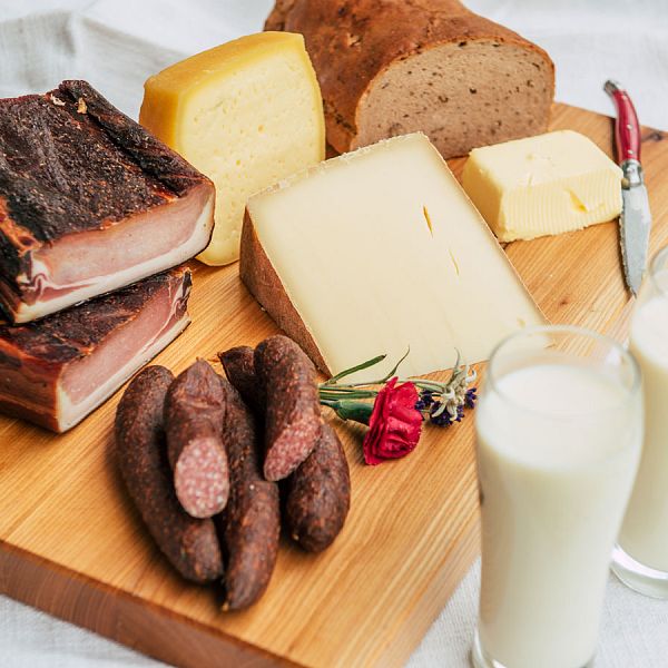 kaw-heumilchregion-jause-mit-milch