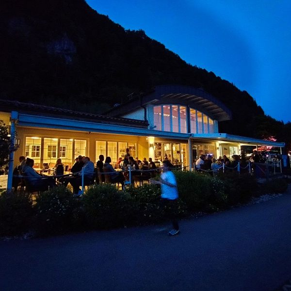 Sommernachtstraum-Cafe-See-la-vie