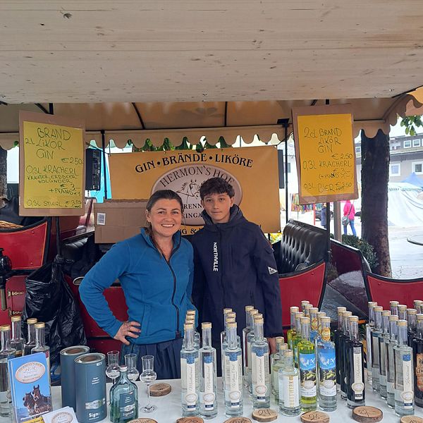 stefanie-hamberger-schmugglerfest-alkoholstand-1