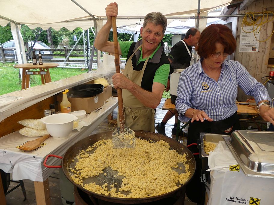Egaschtfest Hans Salvenmoser bereitet Kasspatzn
