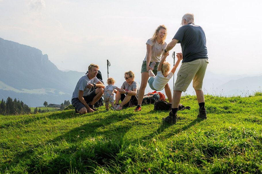 Kaiserwinkl-Wandern-Sommer_Familie
