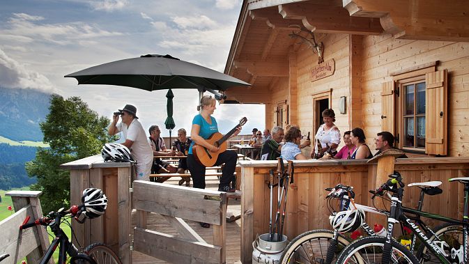 kaiserwinkl-huette-hitscheralm-walchsee-einkehr