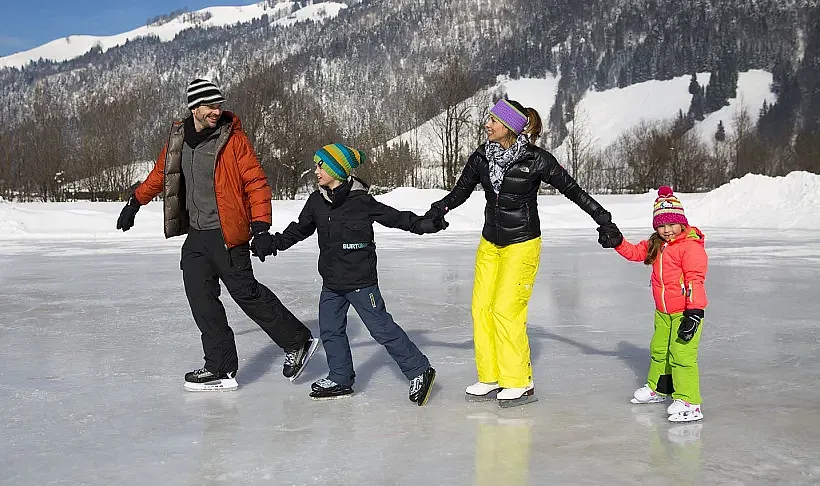 Eislaufen im Kaiserwinkl